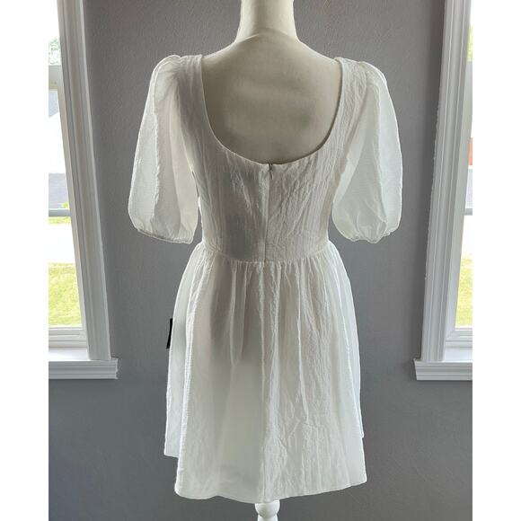 NWT Lulus Little Bit In Love White‎ Surplice Puff Sleeve Mini Dress Medium - Picture 4 of 13